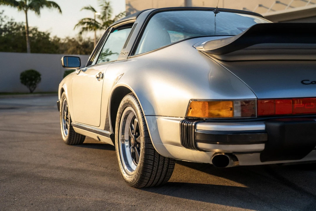 1987 Porsche 911 Carrera 3.2 - Image 16 of 31