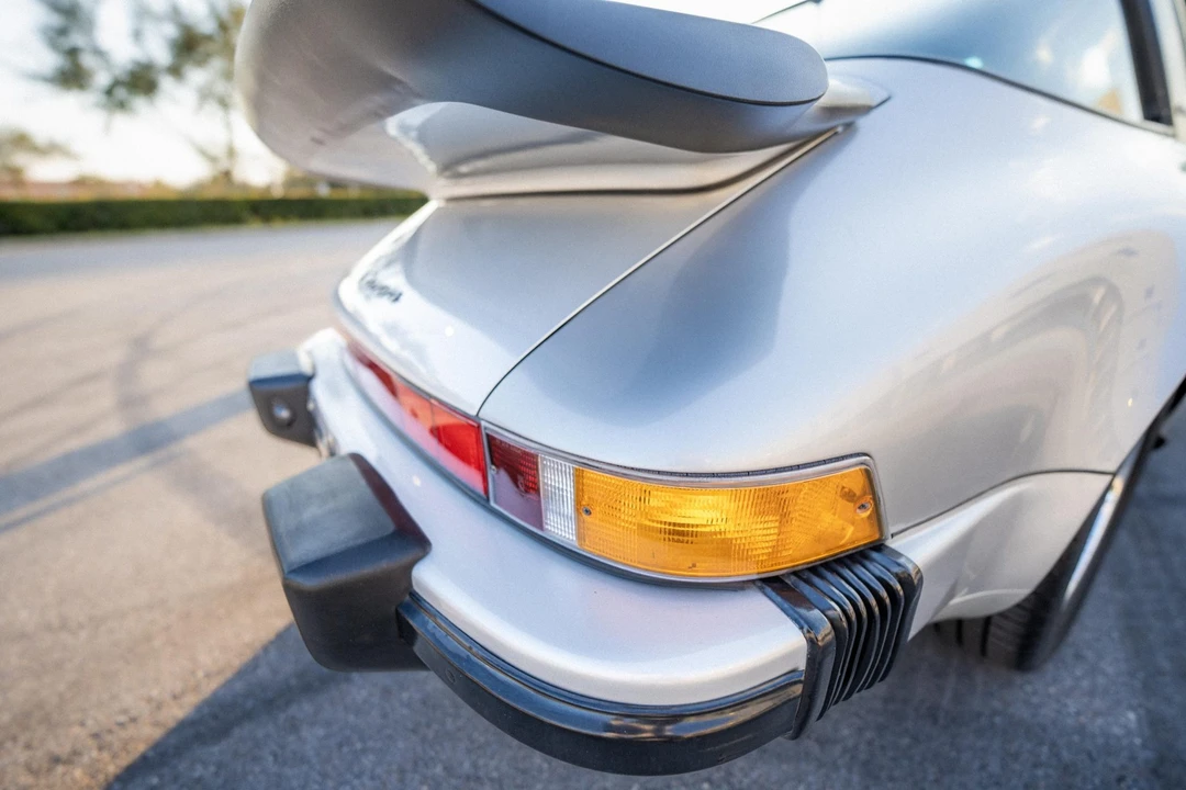 1987 Porsche 911 Carrera 3.2 - Image 28 of 31