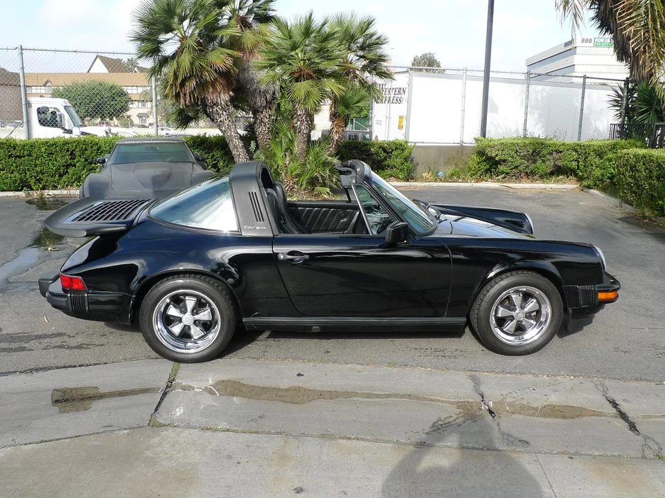 1987 Porsche 911 Carrera 3.2 - Image 13 of 31