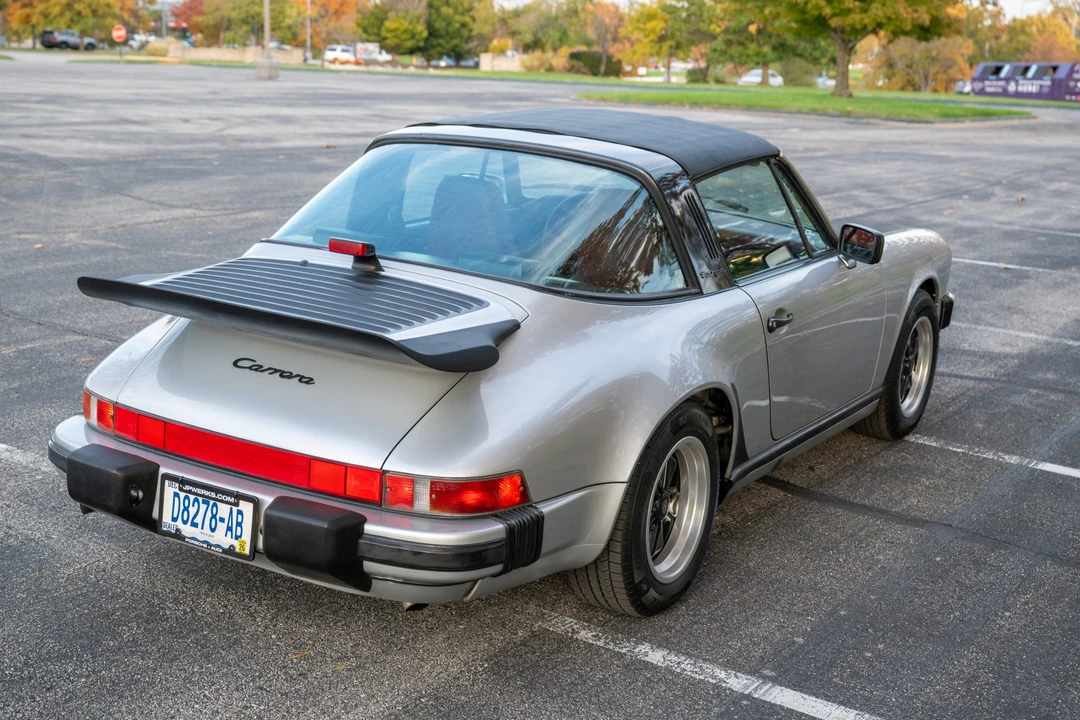 1987 Porsche 911 Carrera 3.2 - Image 16 of 31