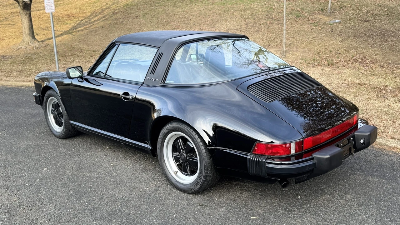 1987 Porsche 911 Carrera 3.2 - Image 5 of 31