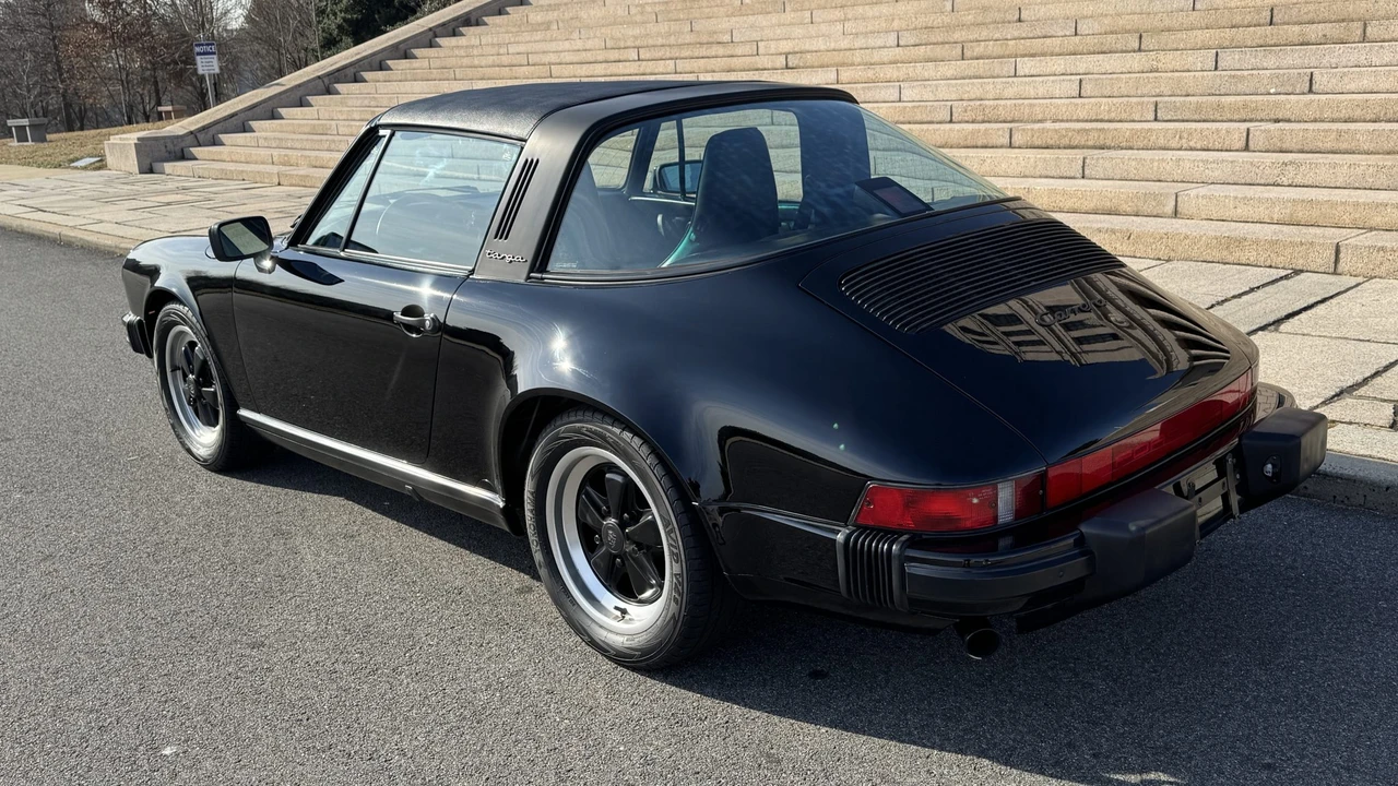 1987 Porsche 911 Carrera 3.2 - Image 18 of 31