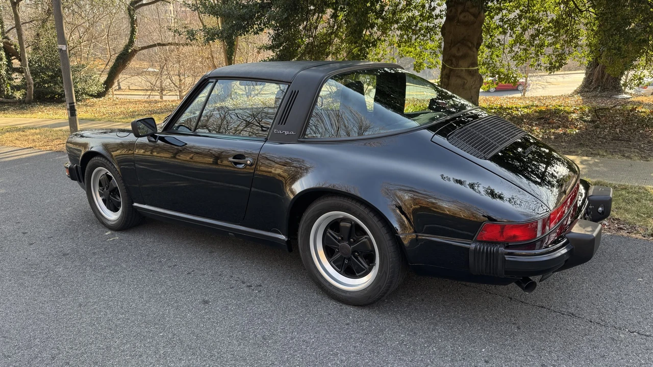 1987 Porsche 911 Carrera 3.2 - Image 25 of 31