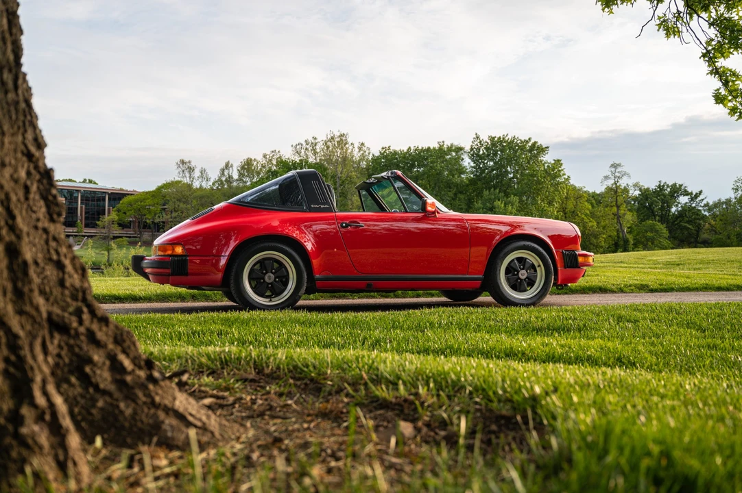 1987 Porsche 911 Carrera 3.2 - Image 13 of 31