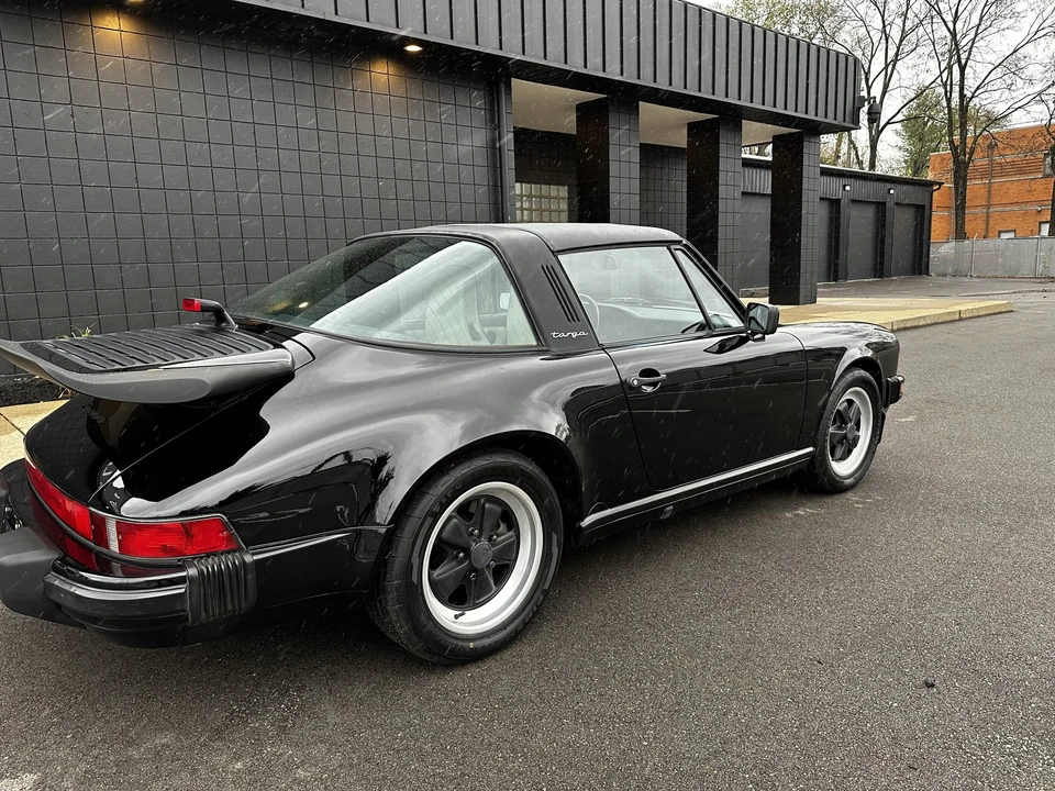 1987 Porsche 911 Carrera 3.2 - Image 11 of 31