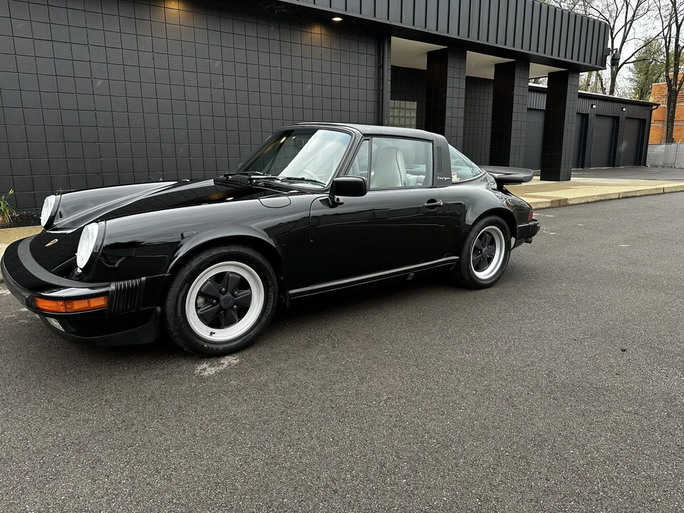 1987 Porsche 911 Carrera 3.2 - Image 2 of 31