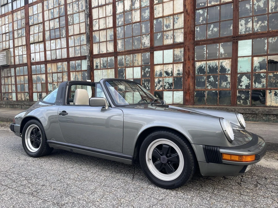 1987 Porsche 911 Carrera 3.2 - Image 21 of 31