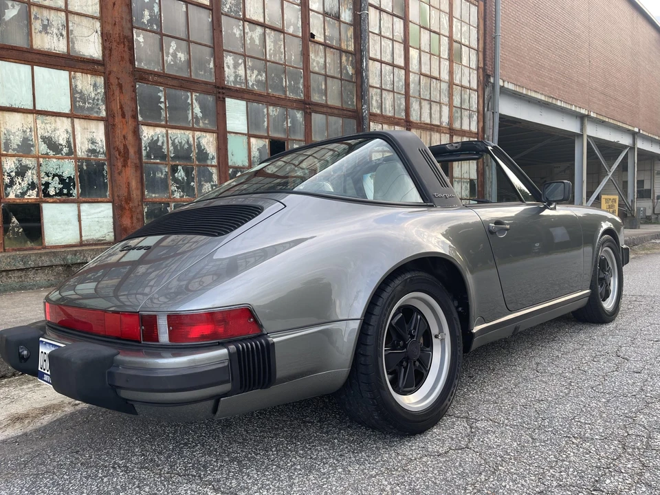 1987 Porsche 911 Carrera 3.2 - Image 16 of 31