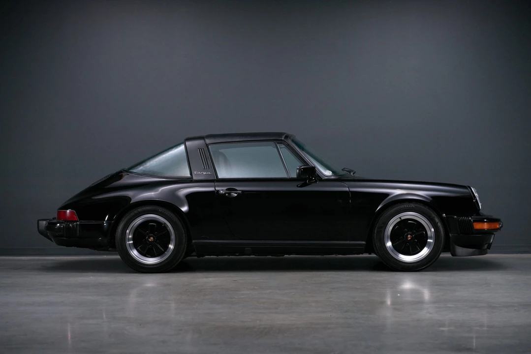 1987 Porsche 911 Carrera 3.2 - Image 12 of 31