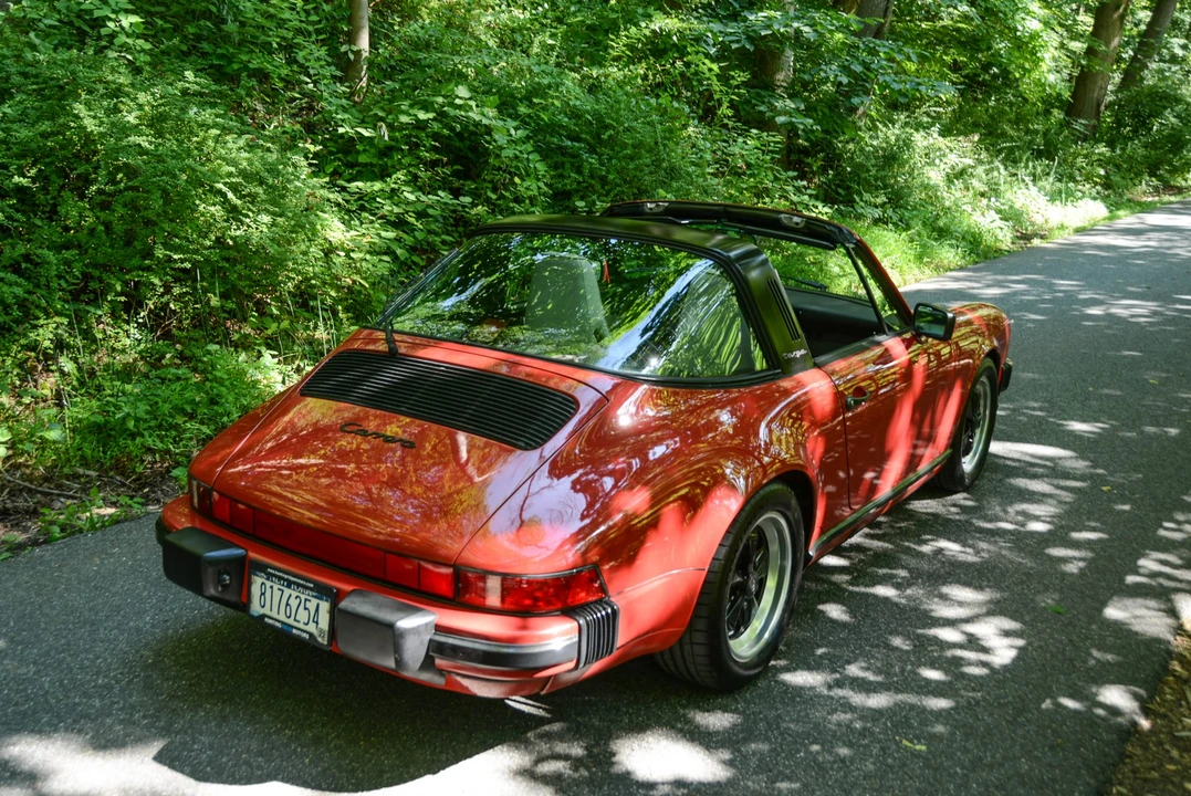 1987 Porsche 911 Carrera 3.2 - Image 27 of 31