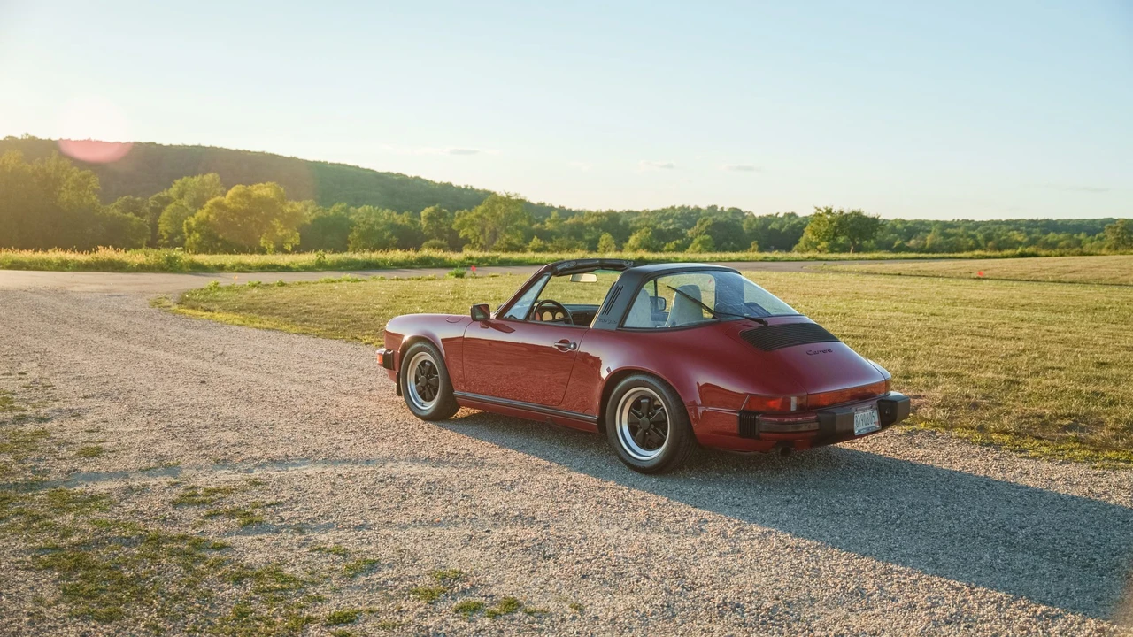 1987 Porsche 911 Carrera 3.2 - Image 17 of 31