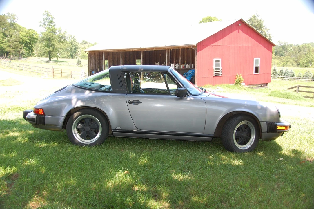 1987 Porsche 911 Carrera 3.2 - Image 15 of 31