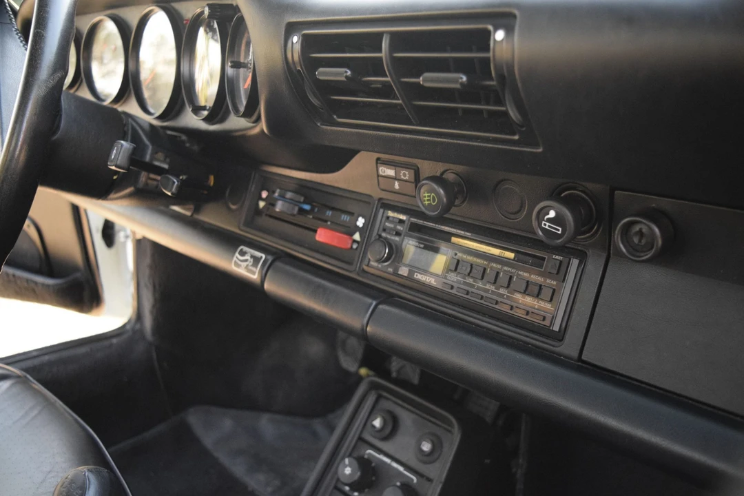 1987 Porsche 911 Carrera 3.2 - Image 30 of 31