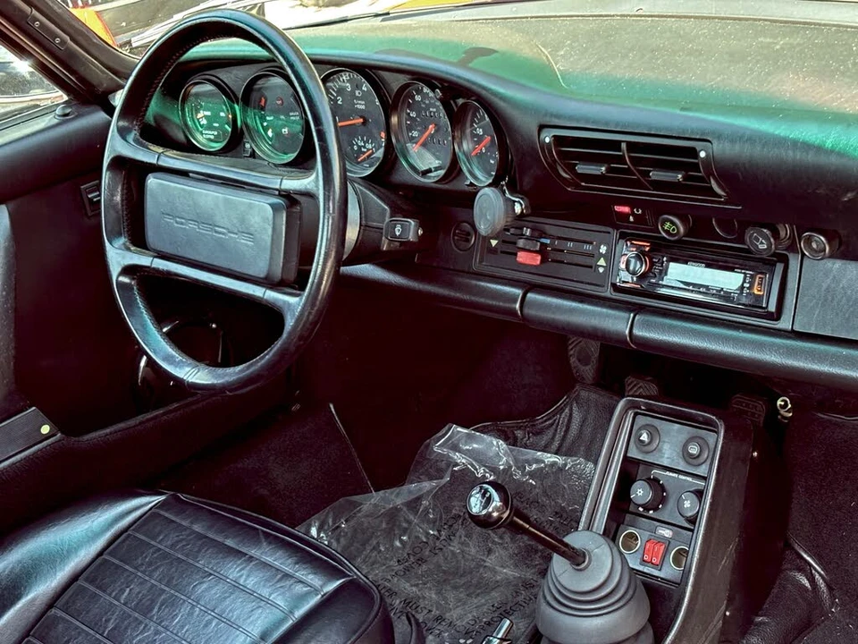 1987 Porsche 911 Carrera 3.2 - Image 13 of 31
