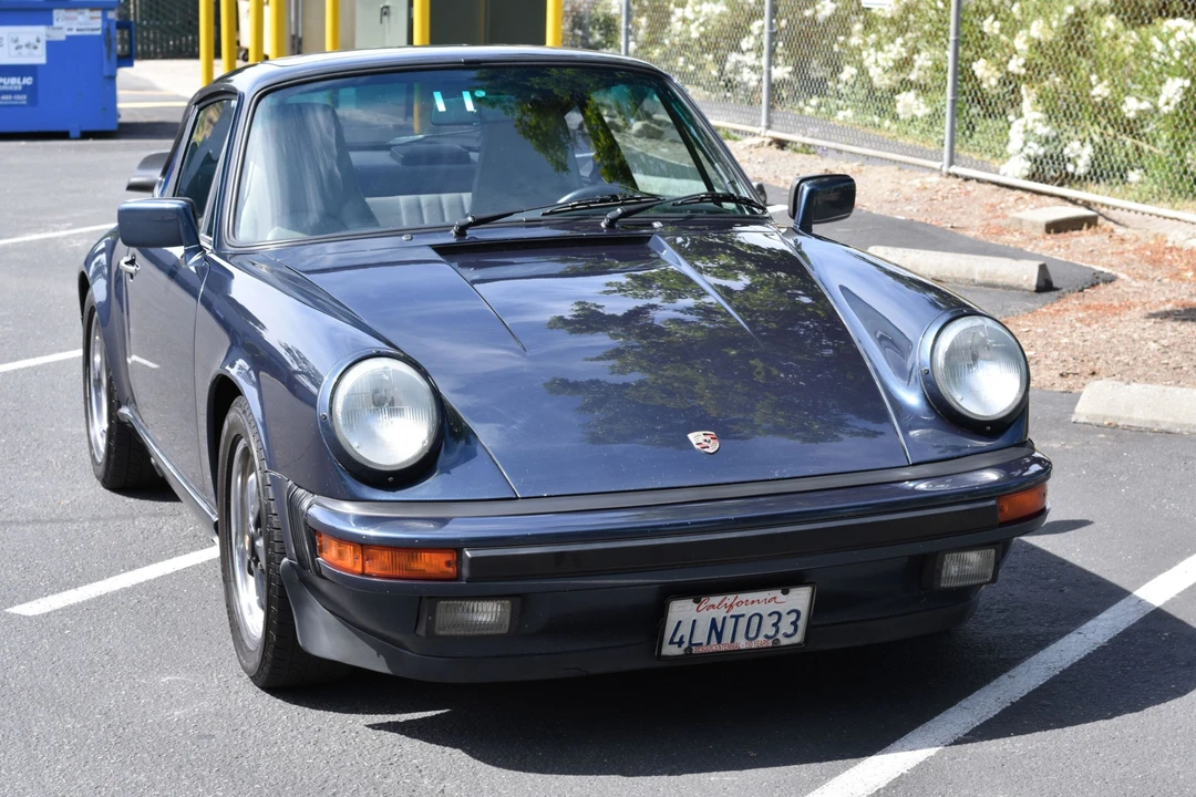 1987 Porsche 911 Carrera 3.2 - Image 11 of 31