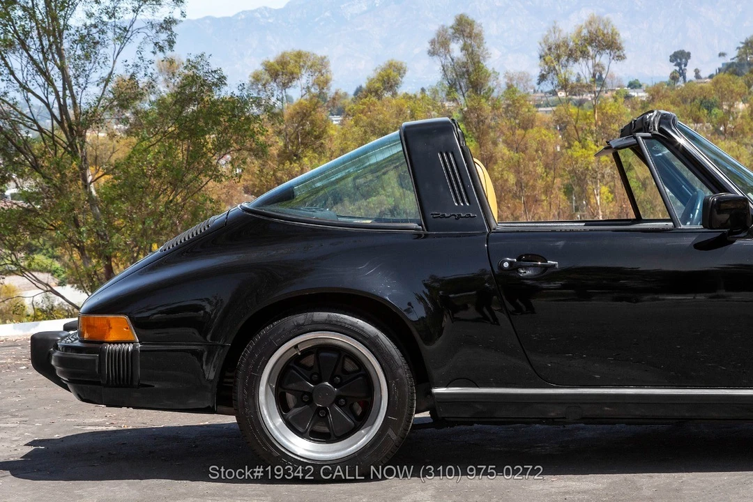 1987 Porsche 911 Carrera 3.2 - Image 17 of 31