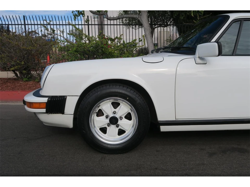 1987 Porsche 911 Carrera 3.2 - Image 10 of 31