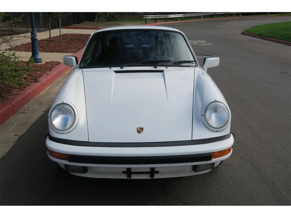1987 Porsche 911 Carrera 3.2 - Image 13 of 31