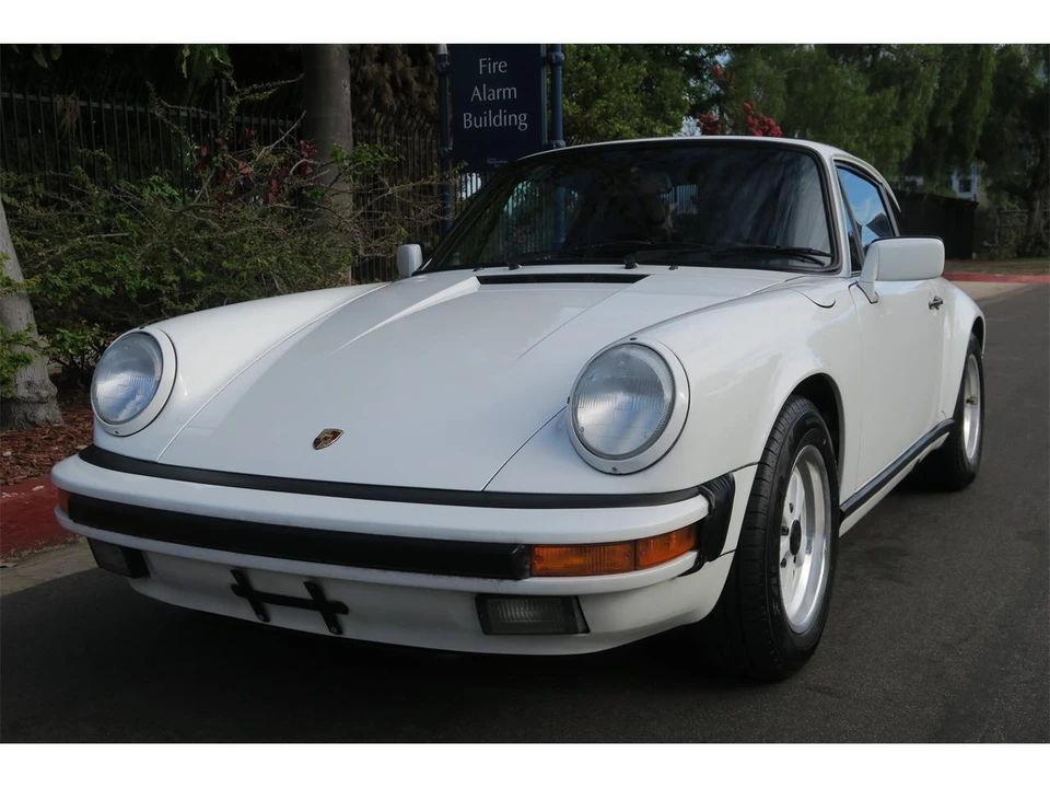 1987 Porsche 911 Carrera 3.2 - Image 15 of 31