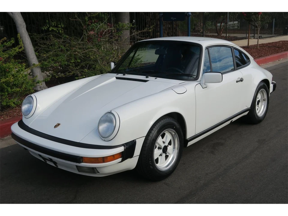 1987 Porsche 911 Carrera 3.2 - Image 16 of 31