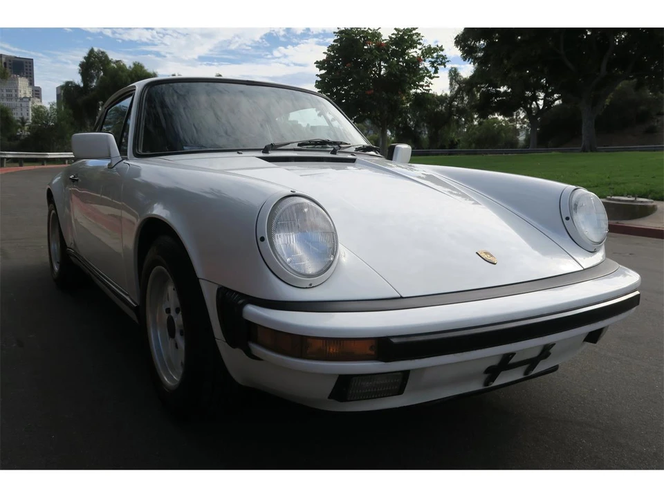 1987 Porsche 911 Carrera 3.2 - Image 21 of 31