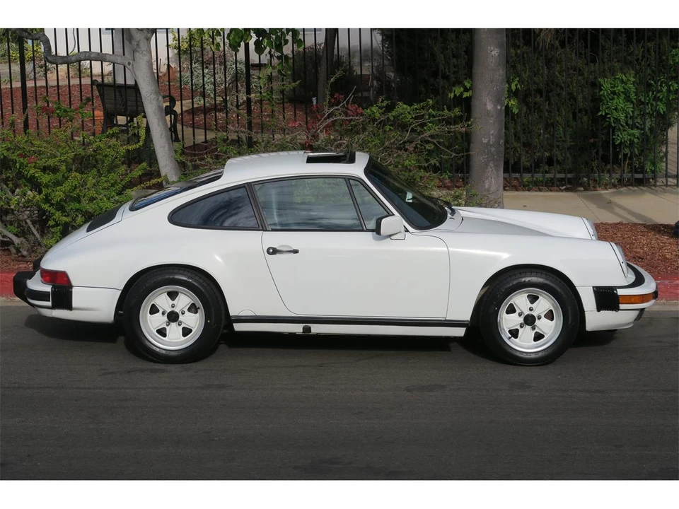 1987 Porsche 911 Carrera 3.2 - Image 29 of 31