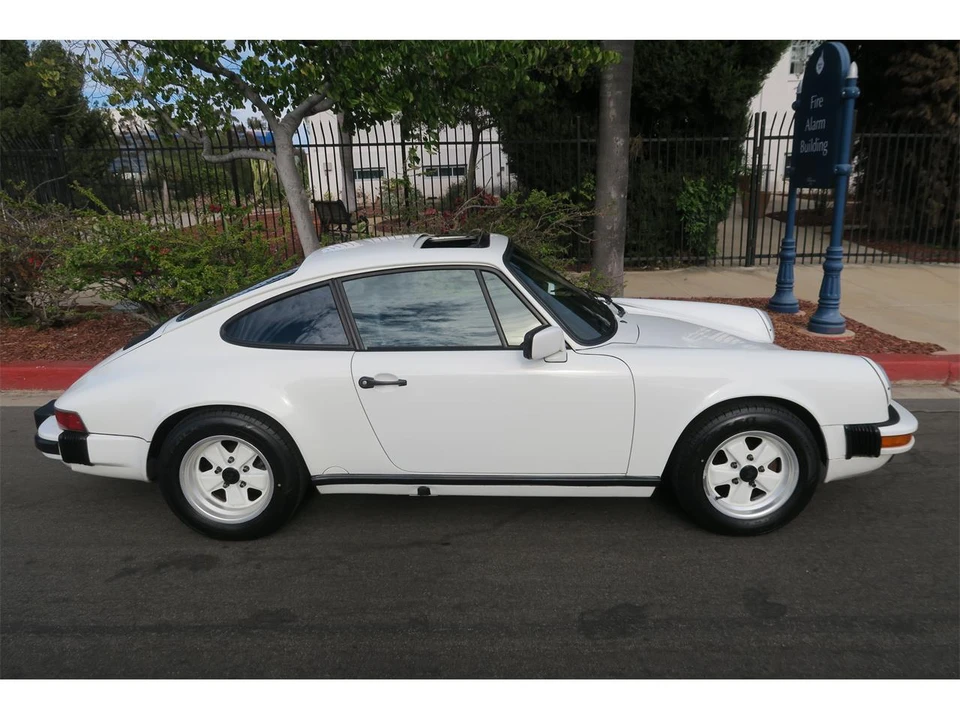 1987 Porsche 911 Carrera 3.2 - Image 30 of 31