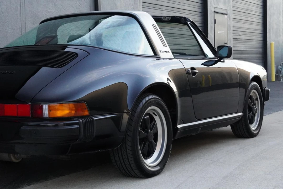 1987 Porsche 911 Carrera 3.2 - Image 12 of 31