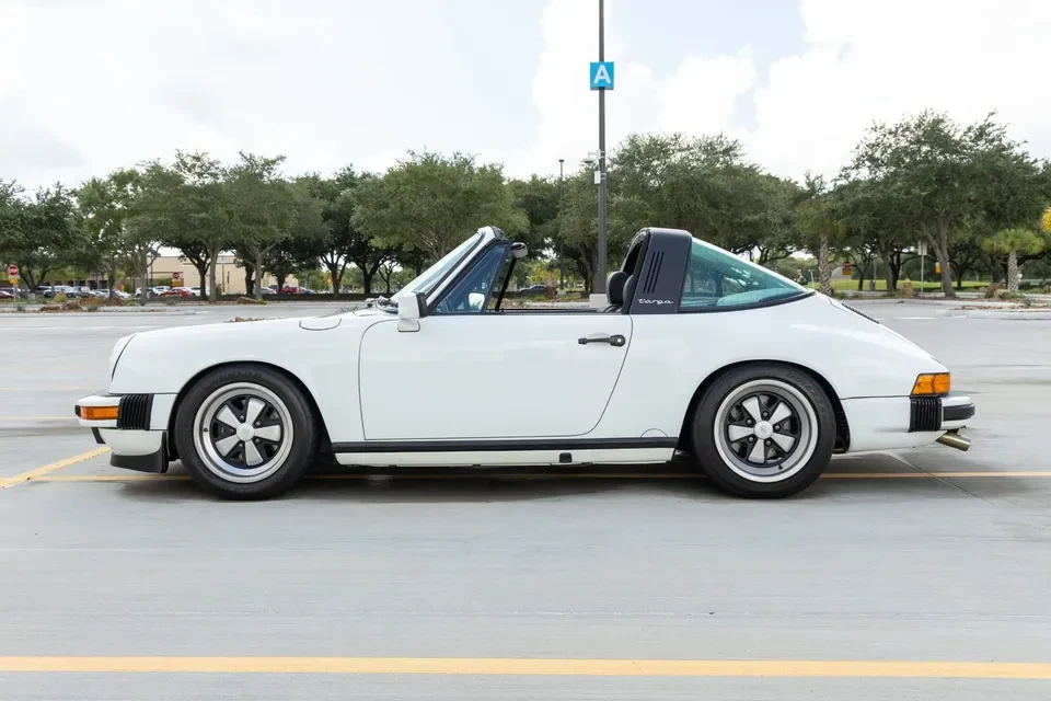 1987 Porsche 911 Carrera 3.2 - Image 16 of 17