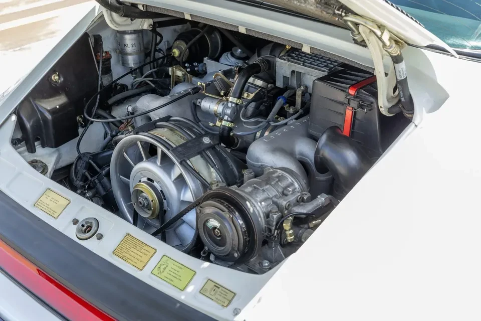 1987 Porsche 911 Carrera 3.2 - Image 6 of 17