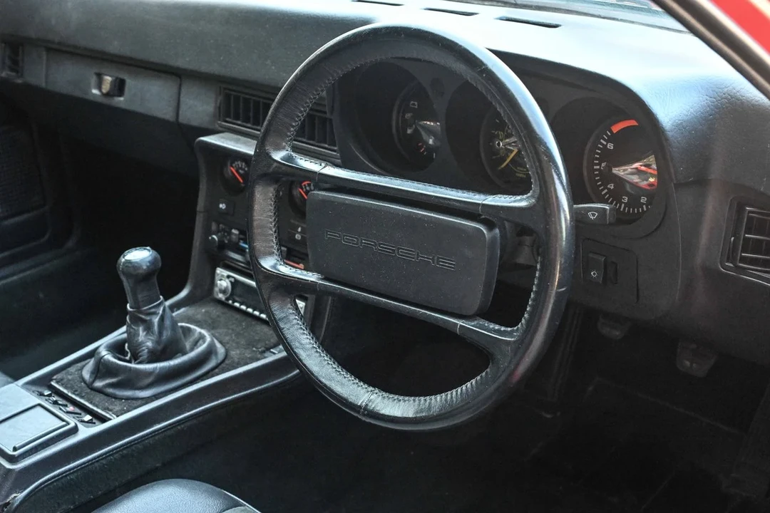 1987 Porsche 924 S - Image 10 of 30