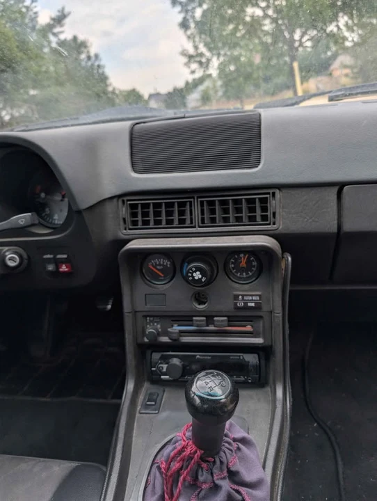 1987 Porsche 924 S - Image 6 of 7