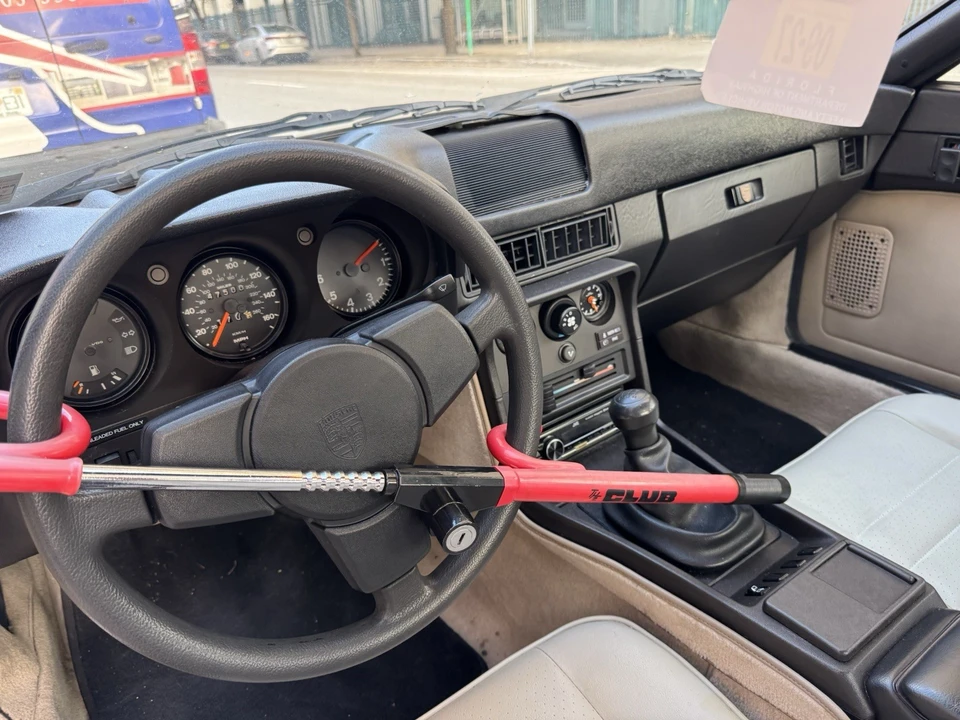 1987 Porsche 924 S - Image 14 of 23