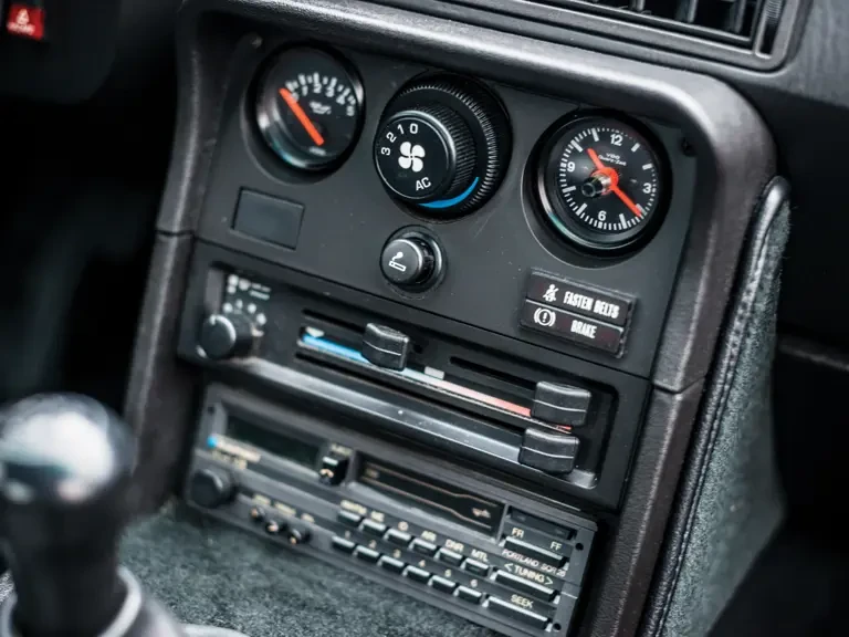 1987 Porsche 924 S - Image 12 of 23