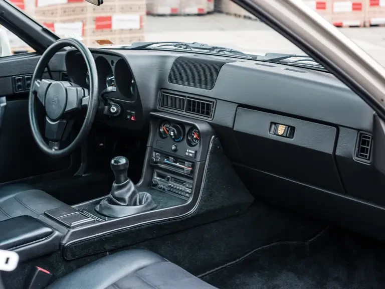 1987 Porsche 924 S - Image 10 of 23
