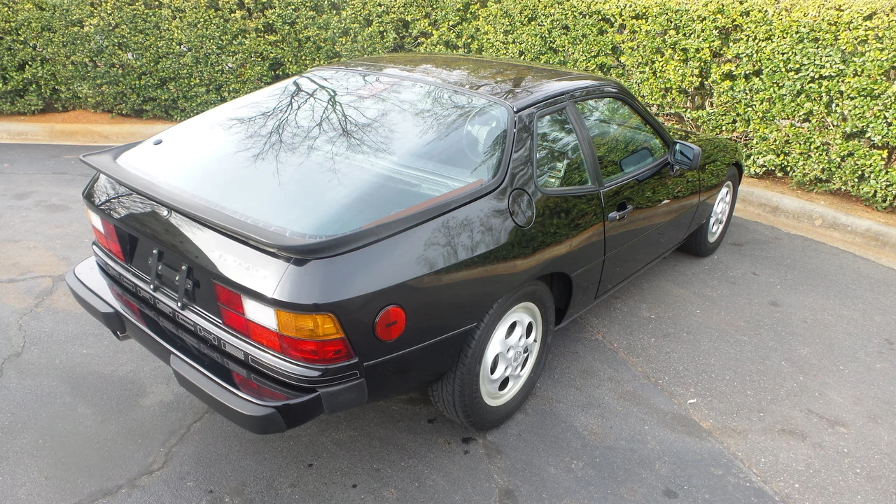 1987 Porsche 924 S - Image 2 of 31