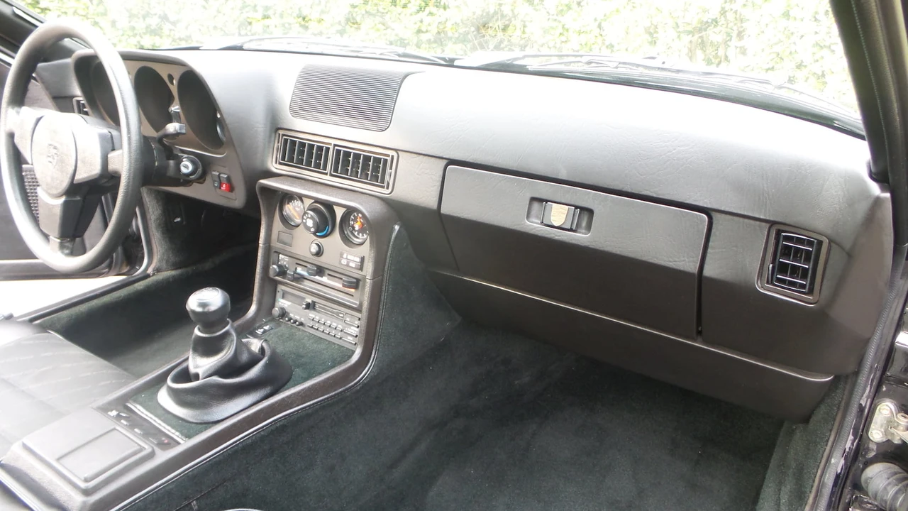 1987 Porsche 924 S - Image 7 of 31