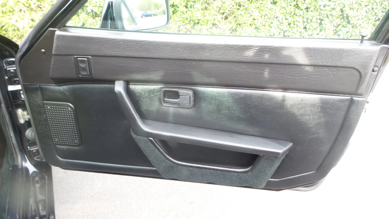 1987 Porsche 924 S - Image 16 of 31