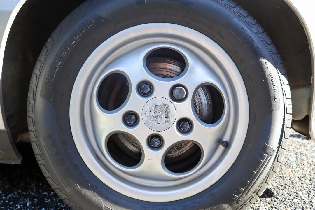 1987 Porsche 924 S - Image 28 of 31