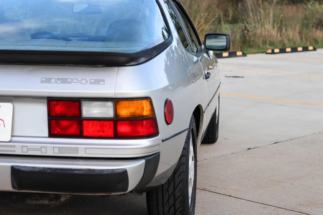 1987 Porsche 924 S - Image 24 of 31