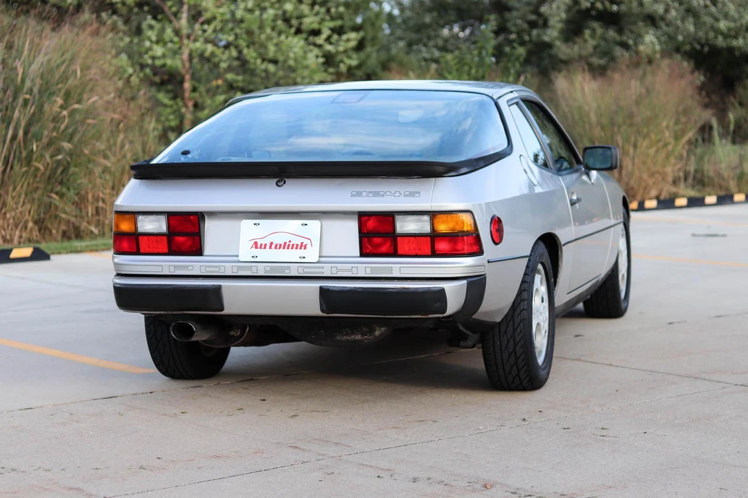 1987 Porsche 924 S - Image 26 of 31