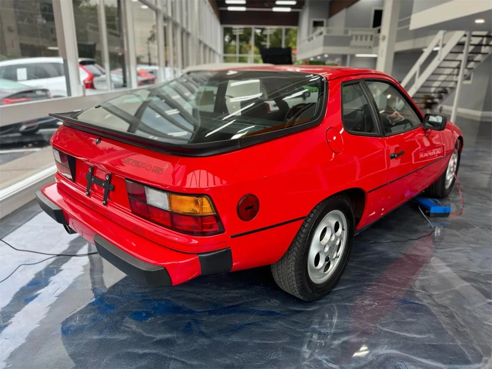 1987 Porsche 924 S - Image 10 of 18