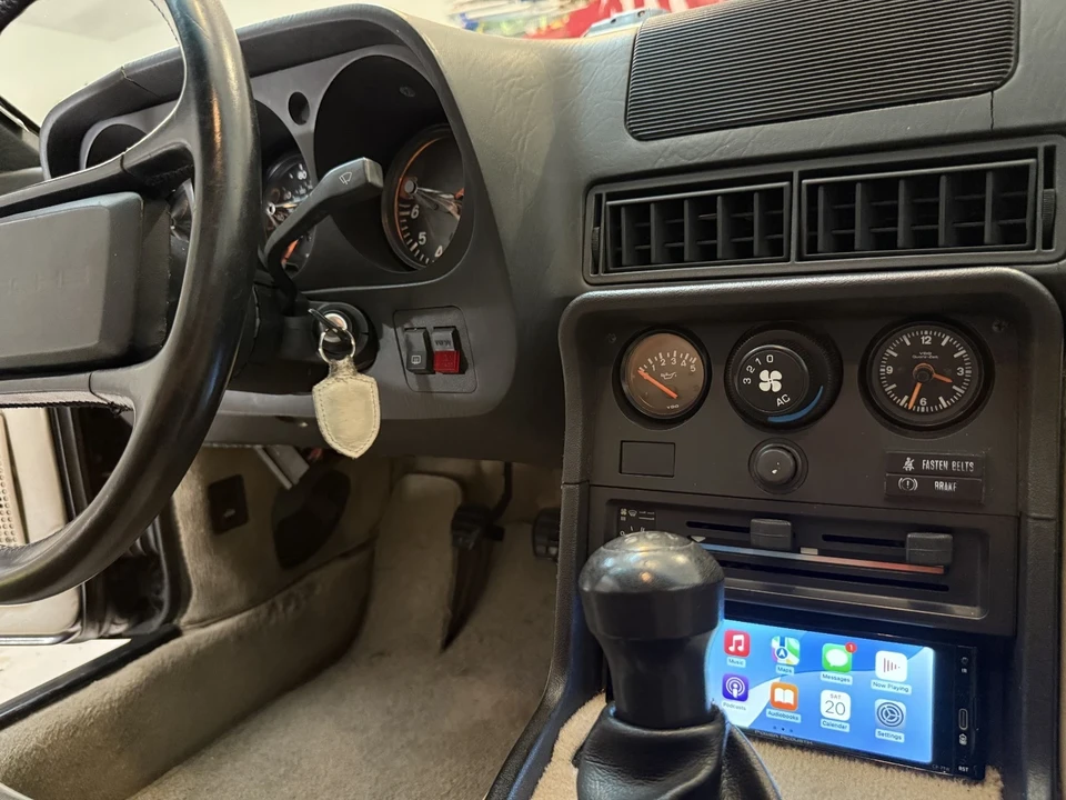 1987 Porsche 924 - Image 14 of 21