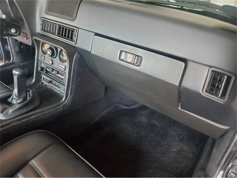 1987 Porsche 924 S - Image 4 of 24