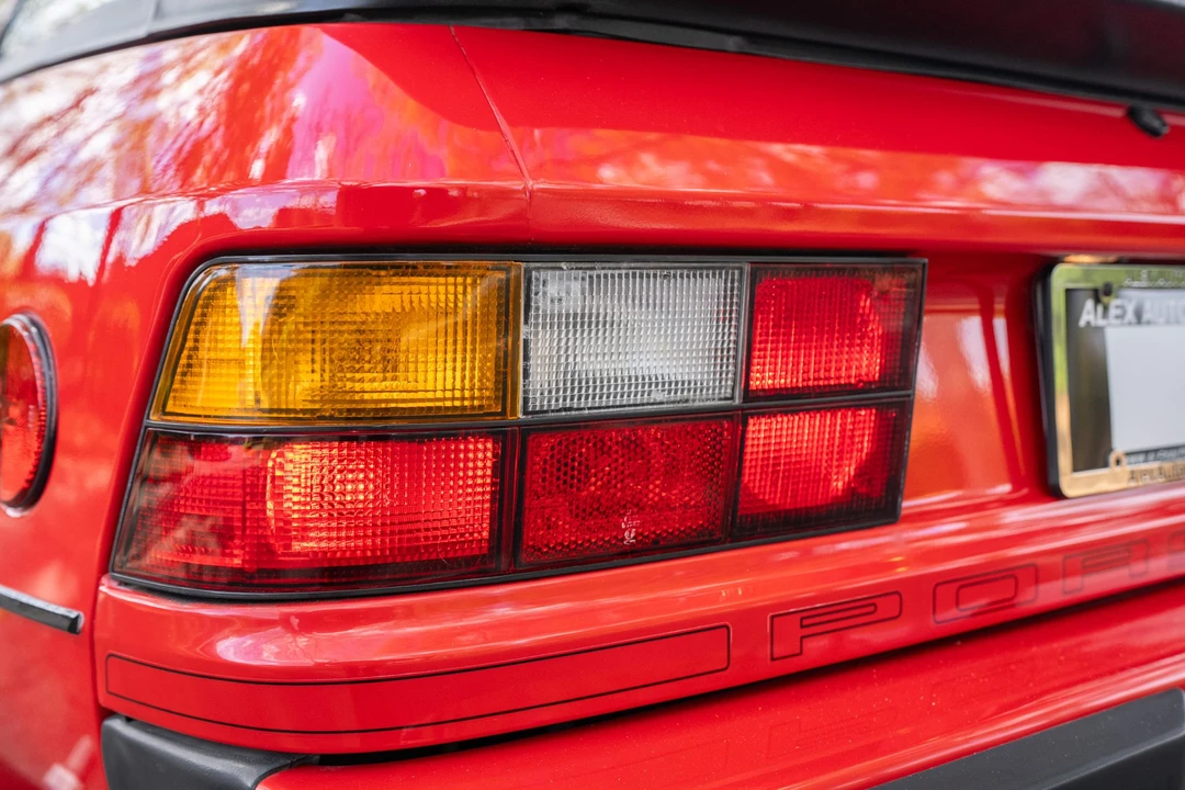 1987 Porsche 924 S - Image 15 of 31