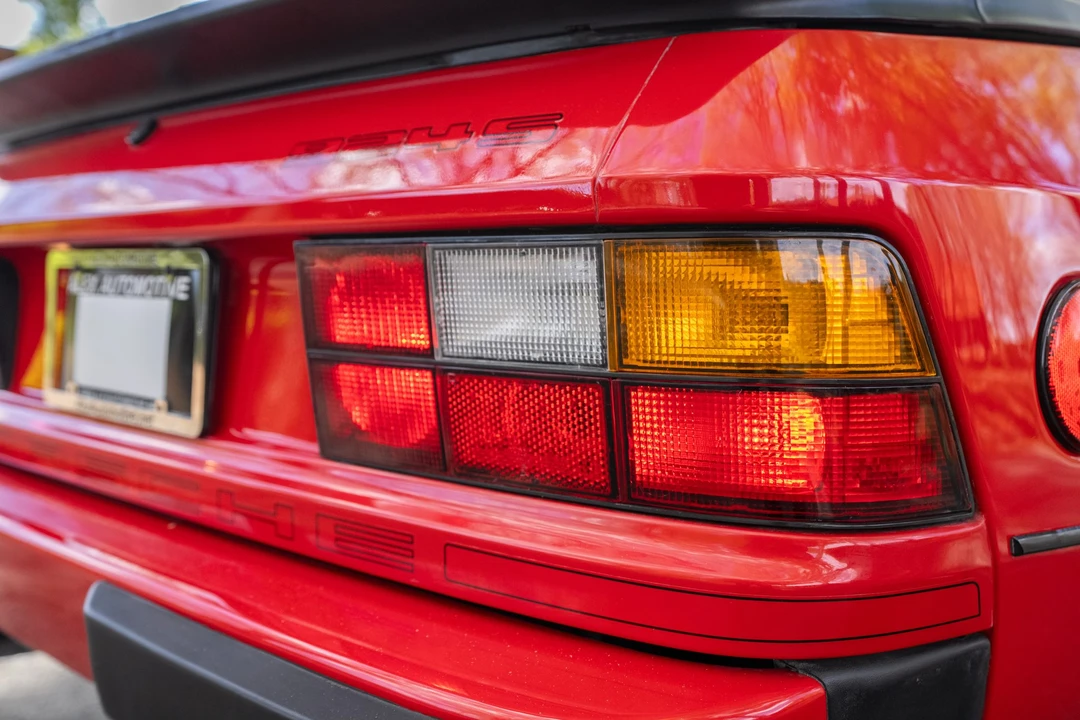 1987 Porsche 924 S - Image 16 of 31