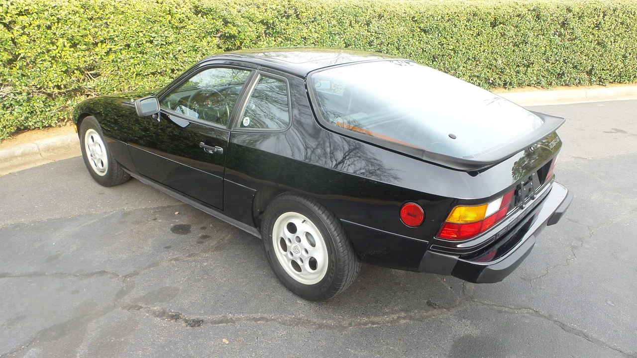 1987 Porsche 924 S - Image 16 of 31