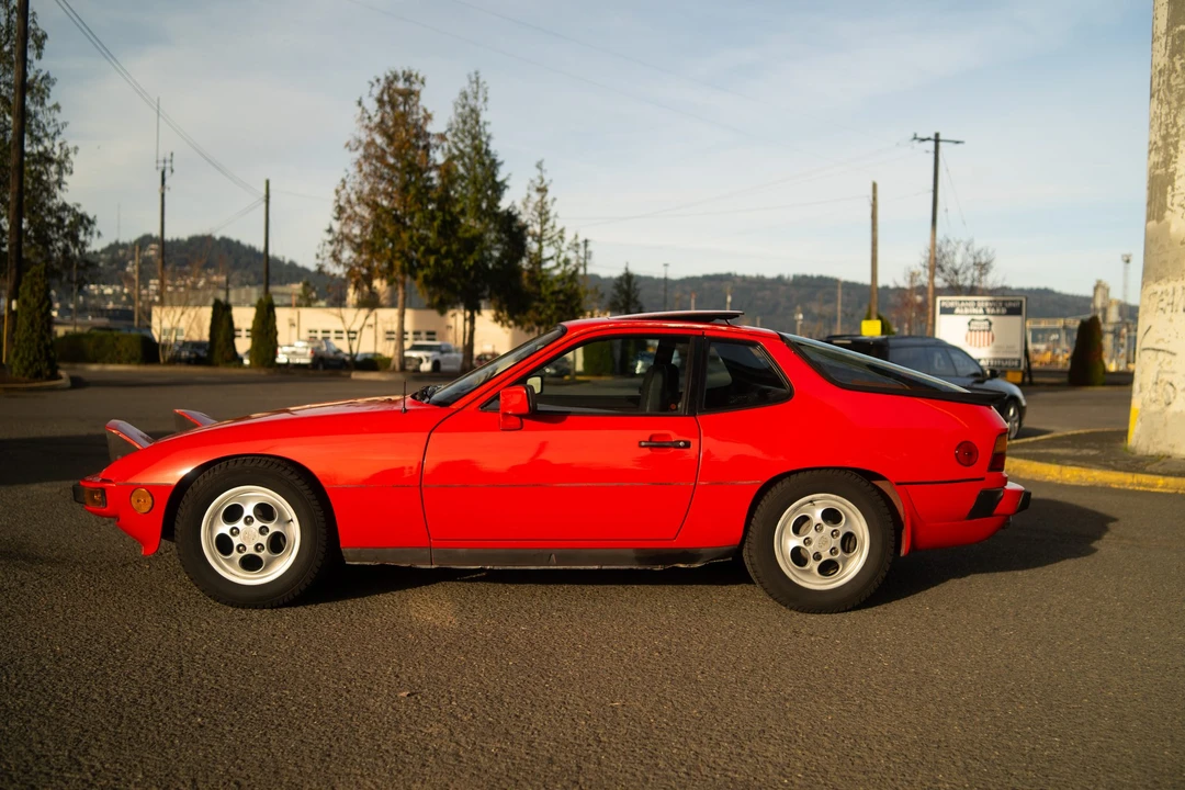 1987 Porsche 924 S - Image 8 of 31
