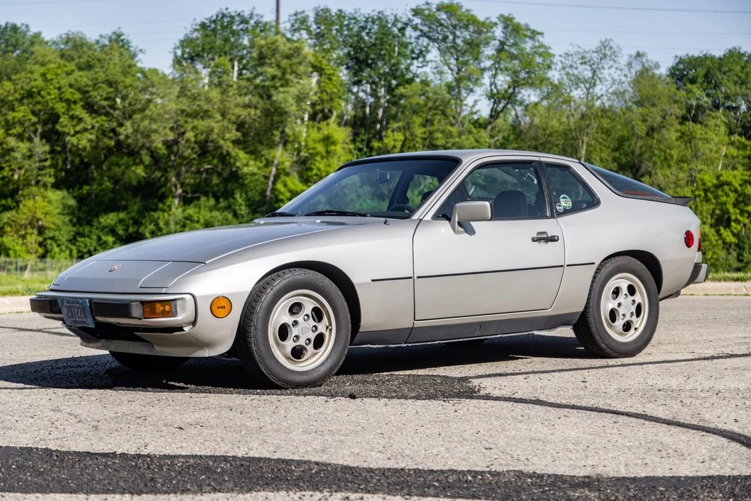 1987 Porsche 924 S - Image 1 of 31