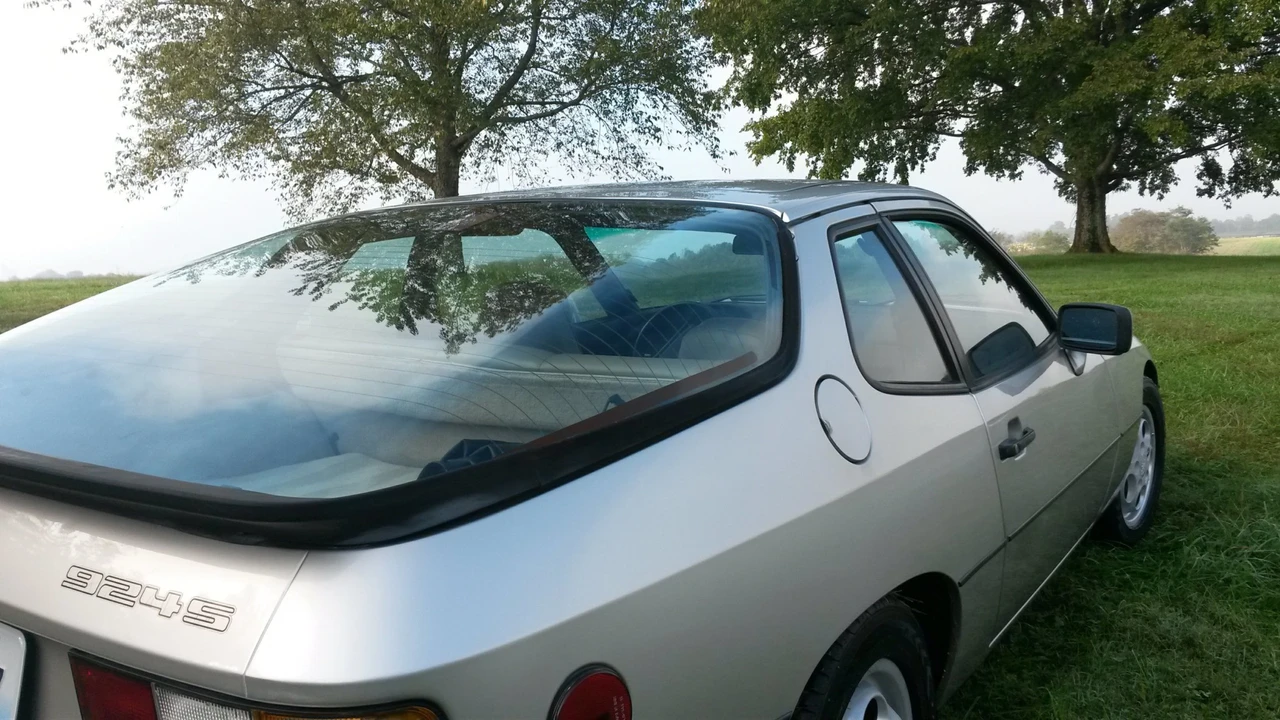 1987 Porsche 924 S - Image 16 of 31